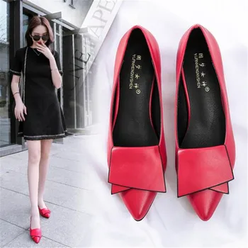 2019. gada Pavasarī jaunu bieza, ar savvaļas sieviešu vienotā kurpes korejiešu versiju sekla muti norādīja black red papēžiem darba apavi