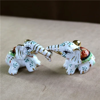 Vintage Porcelāna Pāris Zilonis Statuetes Roku Apgleznoti Keramikas Baby Elephant Mīļotājiem Miniatūras Jaunums Dekoru, Dāvanu Laivas Rotājumu