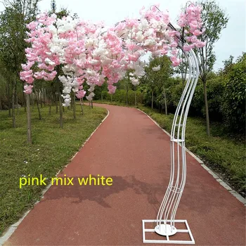 2019 jaunā baltā mākslīgā ķiršu koks ceļa novest izšūti izliekts ziedu ar dzelzs lokveida rāmi kāzu aksesuārus