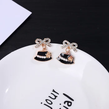Cepuri smaržas mazo smaržas pērļu auskari zīmola dizaina pērlēm vienkārši auskars