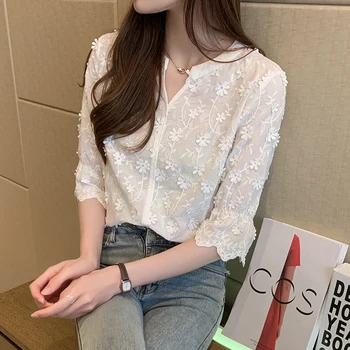 Ir 2021. Jaunu Vasaras Modes Sieviešu Krekls Izšūts Balts Tops korejiešu Stilā Kokvilnas Blūze ar Ziedu rakstu, V-veida kakla sieviešu Topi Cieta Šiks