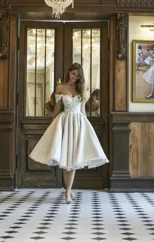 LORIE Īsās Kāzu Kleitas, Elegants Mežģīņu Appliqued Spīdīgu Bridel Kleitas Princess Puse Kleita Pie Pleca Pludmales Kleitas Spīdums